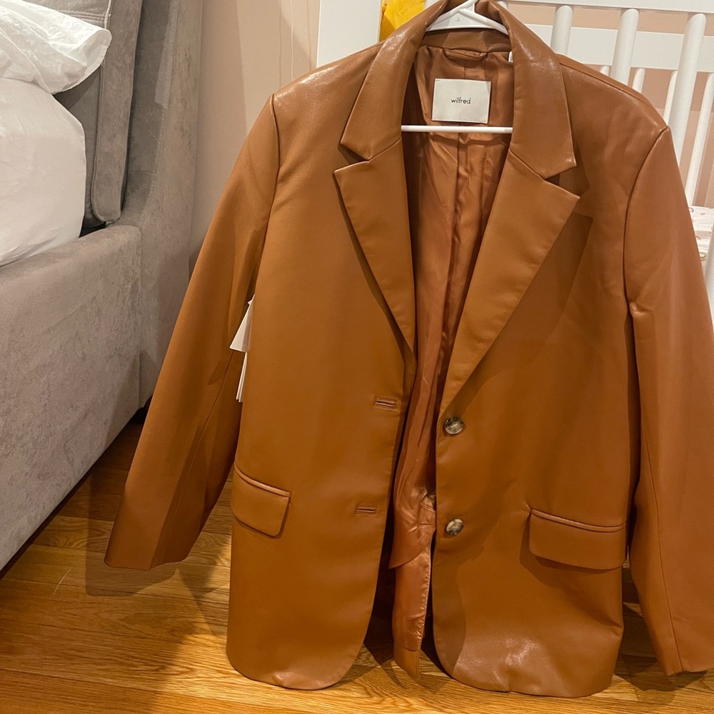 Aritzia blazer 🫀